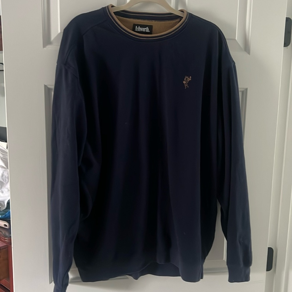Long sleeve men’s sweater/top